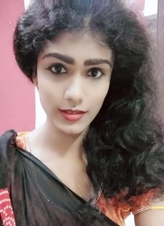 Lia - Transsexual escort in Chennai Photo 3 of 4