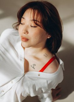 Lia - escort in Hong Kong Photo 4 of 6