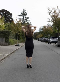 Lia Lazuli Dreamy Girlfriend - puta in Bangalore Photo 17 of 28