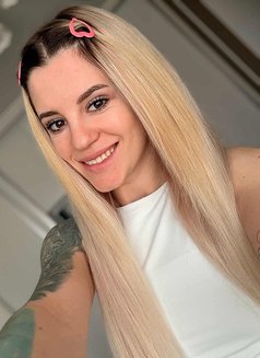 Lia - escort in London Photo 4 of 10