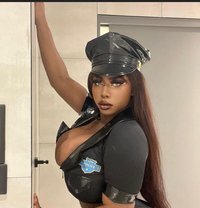 Lia - escort in Phnom Penh Photo 1 of 3