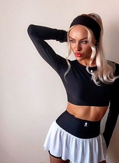 Lia - escort in Bangkok Photo 10 of 16