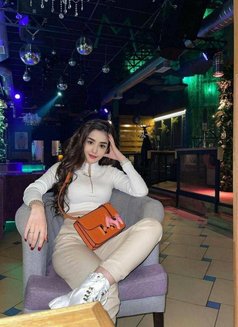 Lia - escort in Manila Photo 6 of 6