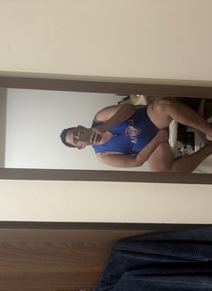 Liam - Male escort in Manila Photo 3 of 3