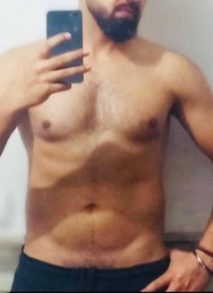 Liam - Male escort in New Delhi Photo 7 of 7