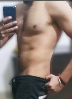 Liam - Male escort in New Delhi Photo 4 of 4