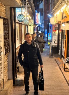 Liam - Male escort in Tokyo Photo 1 of 3