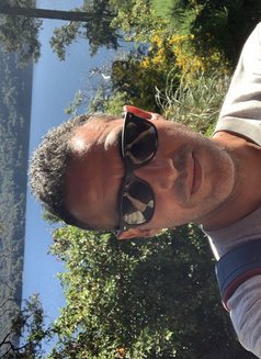 Liam - Male escort in Tokyo Photo 2 of 3