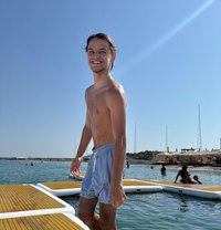Liam - Male companion in Abu Dhabi