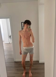Liam Twink - Acompañantes masculino in Dubai Photo 1 of 3