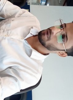 Liam69 - Male escort in Kolkata Photo 1 of 2