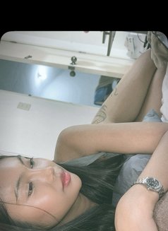 Liana - escort in Manila Photo 5 of 5