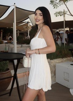 Liana - escort in Dubai Photo 2 of 6