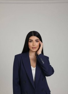 Liana - escort in Dubai Photo 4 of 6