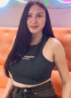 Liana Gomez - escort in Manila Photo 3 of 4