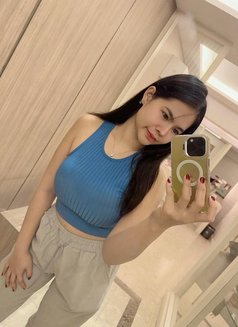 Liana - puta in Jakarta Photo 4 of 5