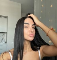 Liana - escort in Beirut Photo 6 of 7