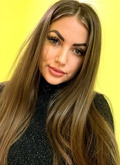 Liana - escort in Dubai Photo 9 of 11