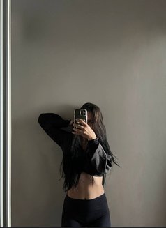 Liana - puta in Dubai Photo 6 of 8