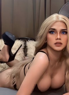 Lianaheather - escort in Manila Photo 6 of 7