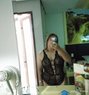 Lianne Perez - puta in Makati City Photo 1 of 2