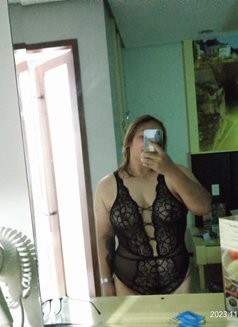 Lianne Perez - escort in Makati City Photo 1 of 2