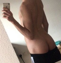 Liberty - Male escort in Doha