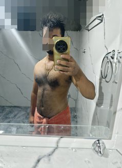 Licking & Massage - Male escort in Colombo Photo 1 of 2