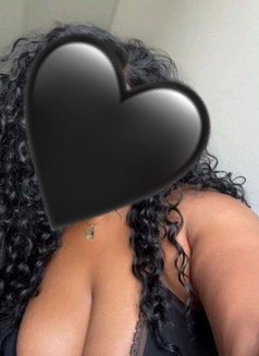 Licnna - escort in Lomé Photo 4 of 4