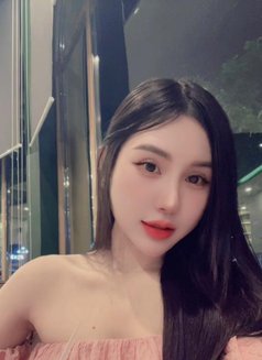 Lida - puta in Al Manama Photo 1 of 3