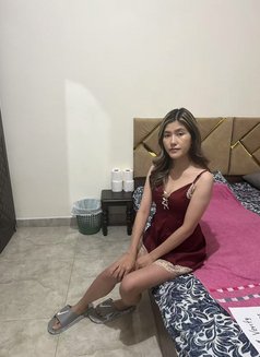 Lida - puta in Kuwait Photo 2 of 9
