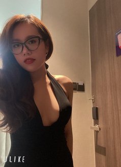 Lisa - escort in Doha Photo 2 of 6