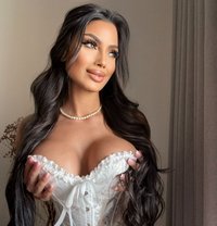 Lidia - puta in Riyadh