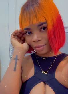 Light in Mabela - puta in Muscat Photo 2 of 2