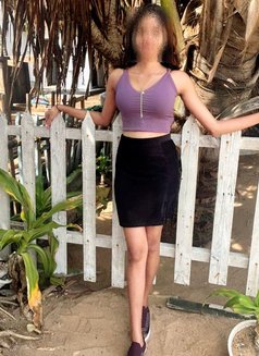 Light Weight Slim Teen Girl Part Time - puta in Colombo Photo 1 of 3