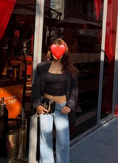 Available for meet and pay service - escort in Kathmandu Photo 1 of 2