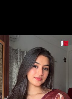 Lii - escort in Doha Photo 1 of 3