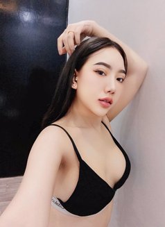 Liily - escort in Jeddah Photo 4 of 7