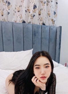 Liily - escort in Jeddah Photo 5 of 7