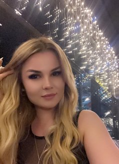 Independent - escort in Dubai Photo 1 of 4