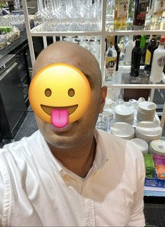 Liking Masseur - All Body Lick - Male escort in Dubai Photo 1 of 1
