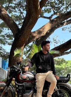 Likith - Acompañantes masculino in Bangalore Photo 7 of 7