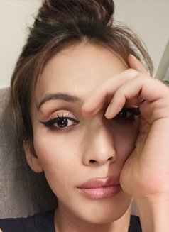 Likla - Transsexual escort in Bangalore Photo 8 of 11