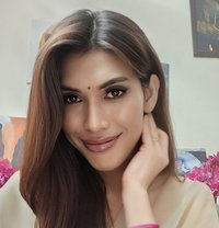 Likla - Transsexual escort in Bangalore
