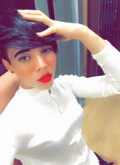 Lil - Transsexual escort in Cairo Photo 3 of 11