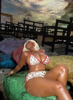 Lila - escort in Bali Photo 4 of 7