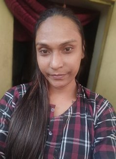 Cam session available - puta in Kolkata Photo 1 of 1