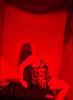 Lili - masseuse in Faro Photo 5 of 8