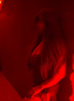 Lili - masseuse in Faro Photo 6 of 8