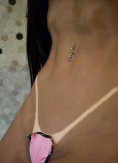 Lili Brunette Party Brazilian - puta in Dubai Photo 12 of 20